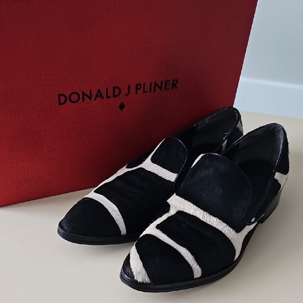 Donald J. Pliner Women's Black and Cream Loafers